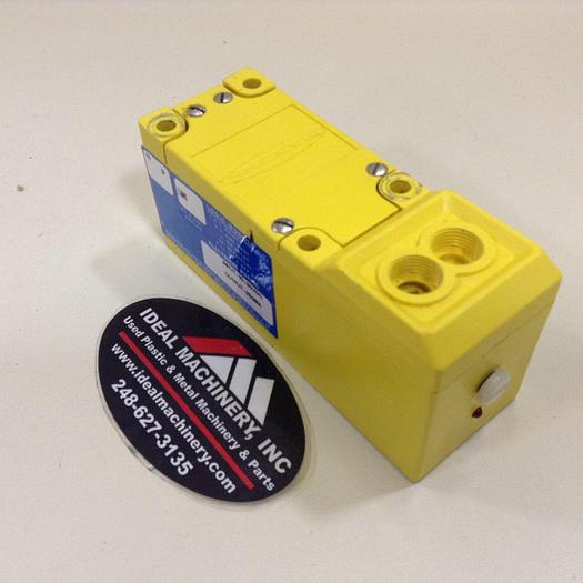 Used BANNER ENGINEERING Multi Beam Scanner Beam SBAR1GH #74263