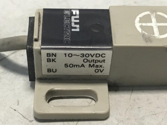 Used FUJI ELECTRIC Proximity Switch PE-B4D3 #128392