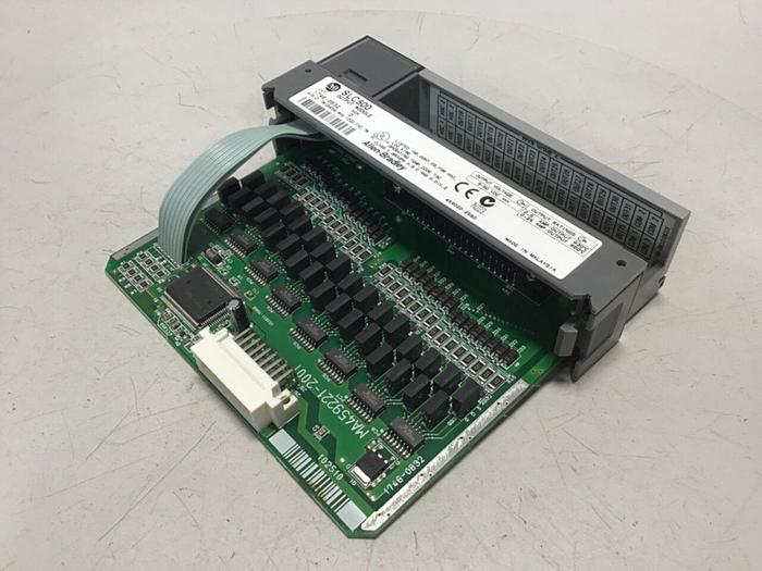 Used ALLEN BRADLEY Output Module 1746-OB32 SER D #129875