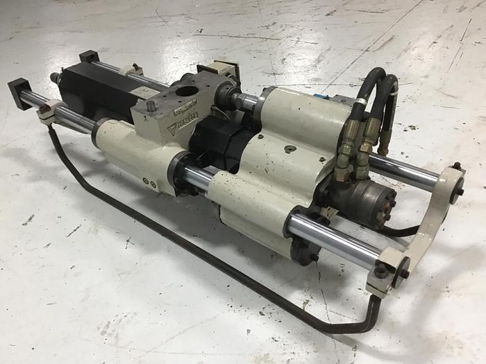 Used CINCINNATI MILACRON 6.04 Oz Injection Unit CINCI 6.04 IU Used #145491