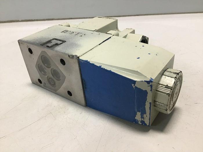 Used VICKERS Directional Control Valve DG4V32AMP2T7P1050 Used