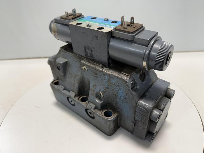 Used VICKERS DG4V-3S-6C-M-U-HL7-60-EN490-B13