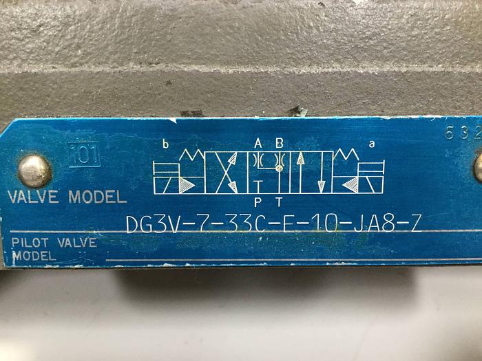 Used TOKIMEC Vickers Pilot Valve DG3V-7-33C-E-10-JA8-Z USED