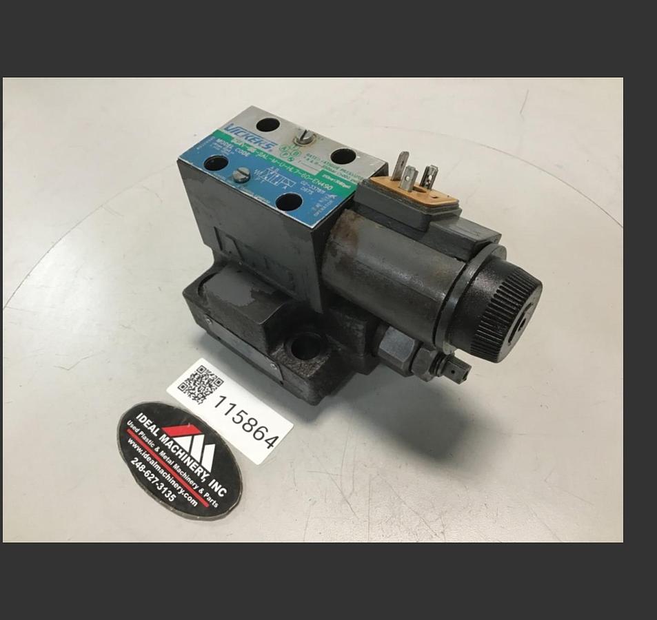 Used VICKERS Directional Control Valve DG4V-35-2AL-M-U-HL7-60-EN490 #115864