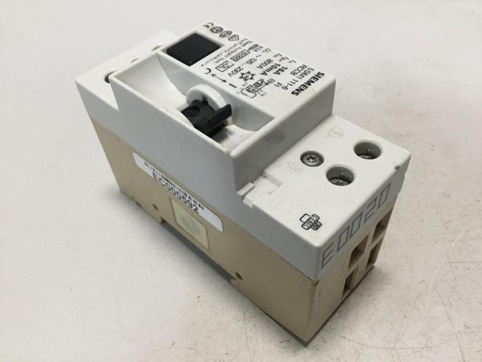 Used SIEMENS 16 Amp Circuit Breaker 5SM1 111-6 #104756