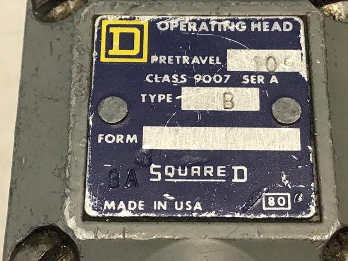 Used SQUARE D Limit Switch 9007-C52B2 Used