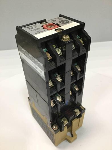 Used ALLEN BRADLEY AC Relay 700-P800A1 SER B #92940