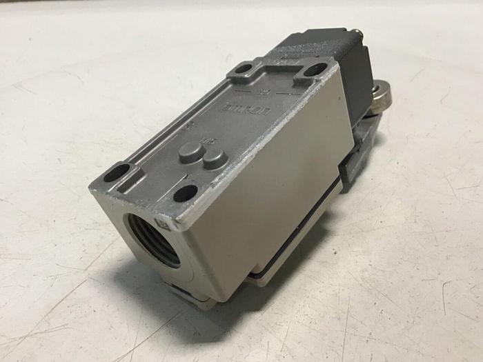Used OMRON Limit Switch D4B-2115N-R #121520