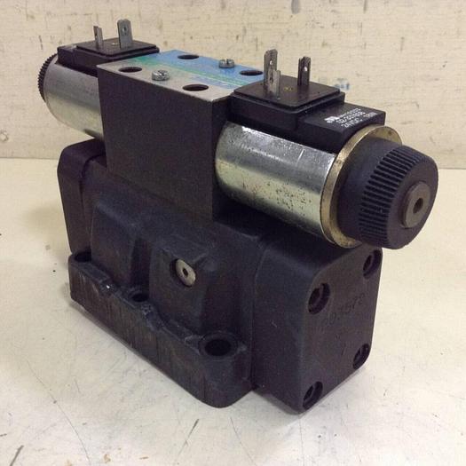 Used VICKERS Valve DG5S4-0431C-E-T-M-U-HL7-B13-60-EN502 #89137