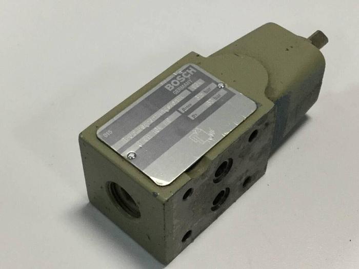 Used BOSCH Valve 0 811 104 102 #5814