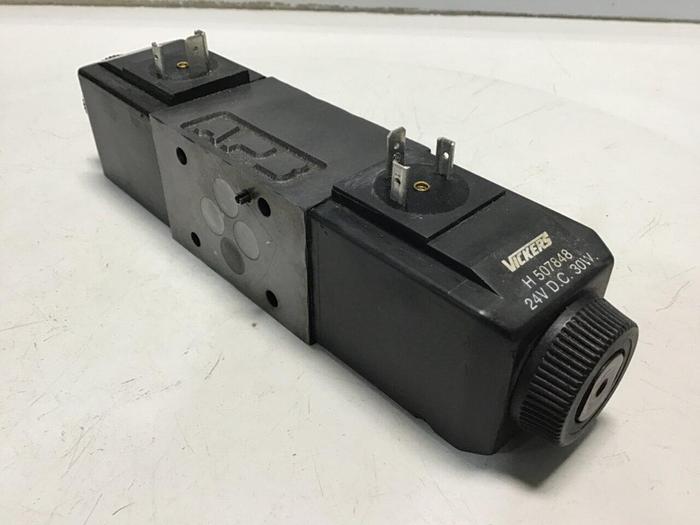 Used VICKERS Valve DG4V-3S-2C-M-U-H5-60 #131529