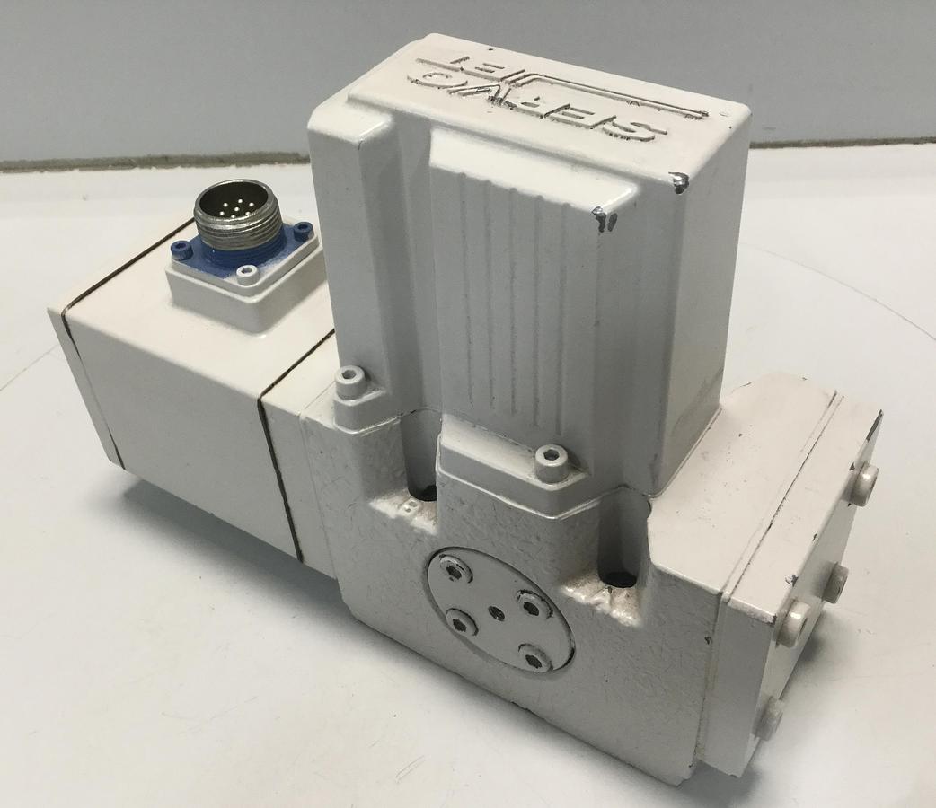 Used MOOG D661-5009 SERVO JET HYDRAULIC VALVE USED 