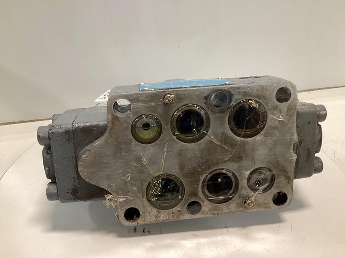 Used VICKERS DG4V-3-6C-M-U-HL7-60-B13