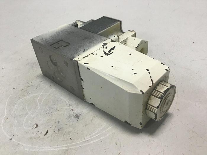 Used VICKERS Directional Control Valve DG4V-3-2A-M-P7-H-7-T41-50 #137719