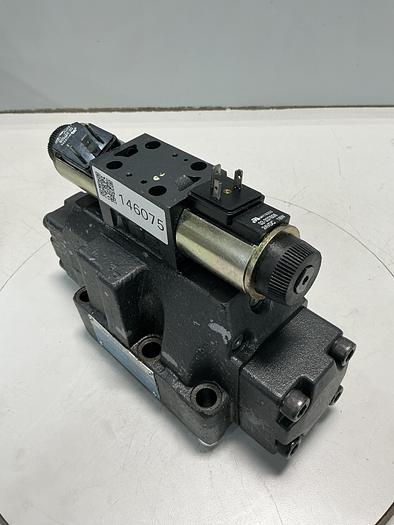 Used VICKERS DG5V-8-S-33C-T-M-U-HL-10-EN502