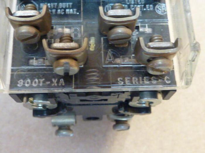 Used ALLEN BRADLEY Push Button 800T-PB16 RED #38158