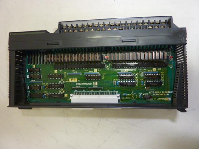 Used MITSUBISHI 32 Pt Output Module AY51 #65582