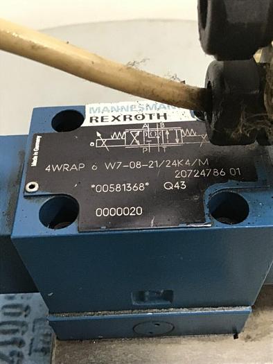Used REXROTH Valve 4WRKE35W2-0000-21/6A24EZ9 Used