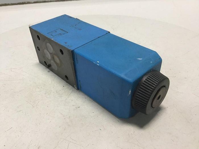 Used VICKERS Valve DG4V-3S-6B-M-U-H5-60 Used