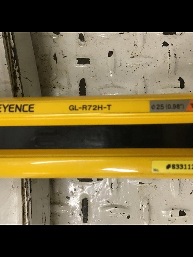 Used KEYENCE CORP Light Curtain GL-R72H-T USED