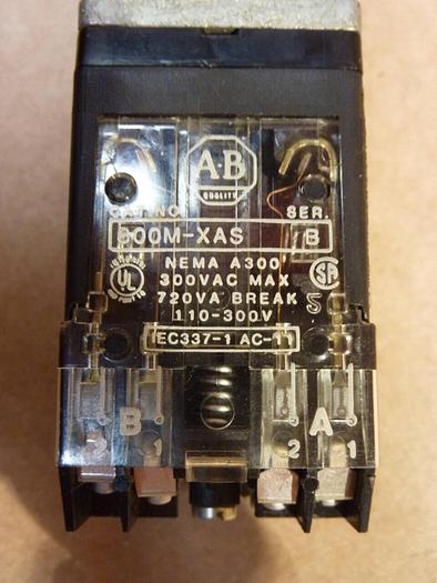 Used ALLEN BRADLEY Selector Switch 800MB-NX2 Used