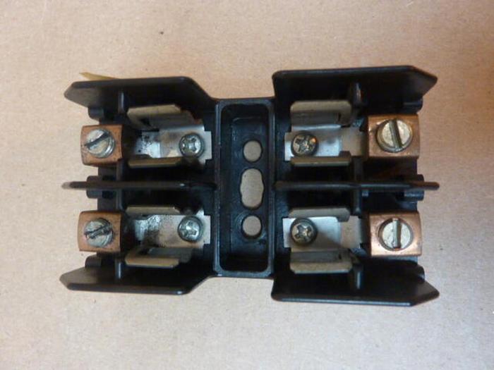 Used BUSSMANN 30 Amp Fuse Block BM6032B #32973