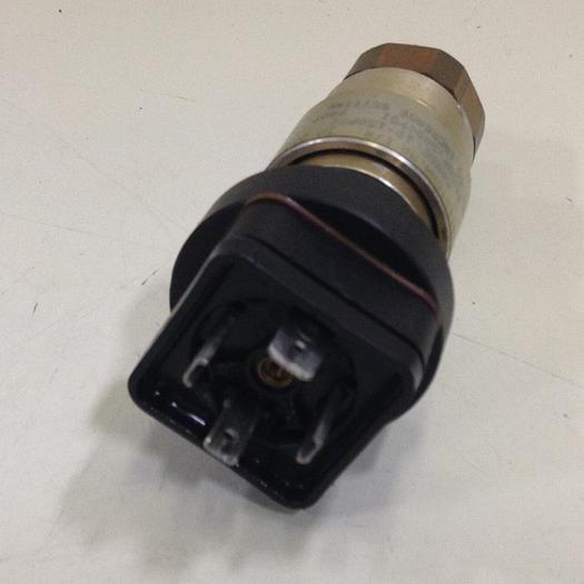 Used UNITED ELECTRIC Pressure Switch 10-F11 #98348