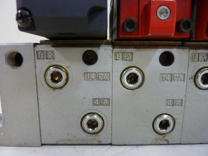 Used SMC Control Block w/ Valves VV71-PR-02 #60101