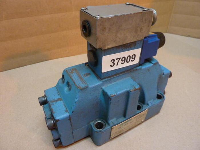 Used VICKERS Directional Control Valve F3DG5S82AL2EMWB20 #37909