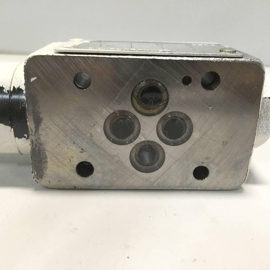 Used TOKIMEC Directional Solenoid Valve DGMSL-3-L-20 USED