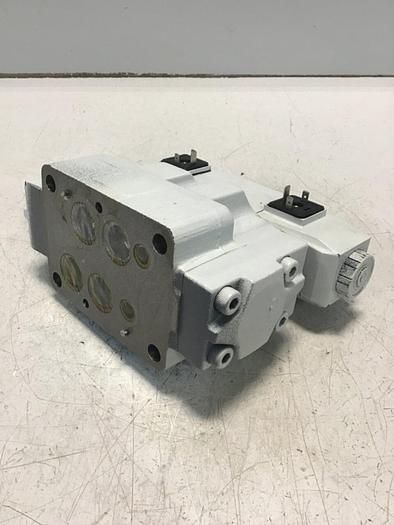 Used VICKERS Valve DG5V-7-2C-E-U7-H-80-JA277 USED