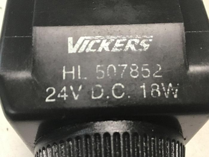 Used VICKERS Valve DG4V-3-2A-M-U-HL7-60 Used