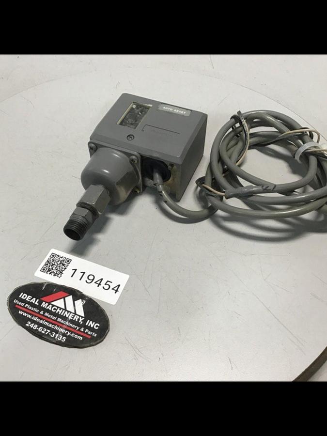 Used SAGINOMIYA SEISAKUSHO Pressure Control 41-14786 USED