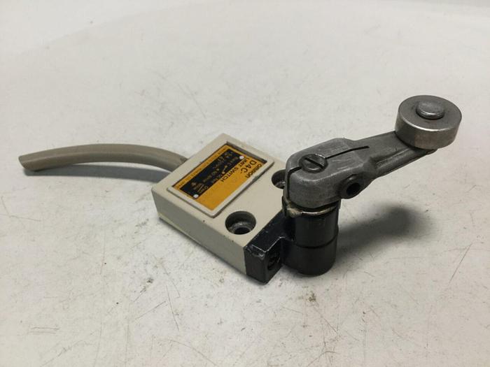 Used OMRON Limit Switch D4C-9033 #104312