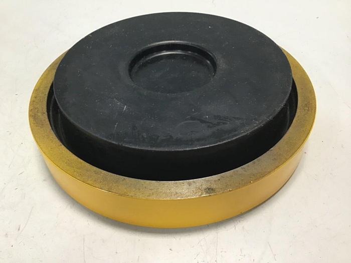 Used HUSKY CORP Leveling Mount Pad 9 Inch NPN 713286 #116923