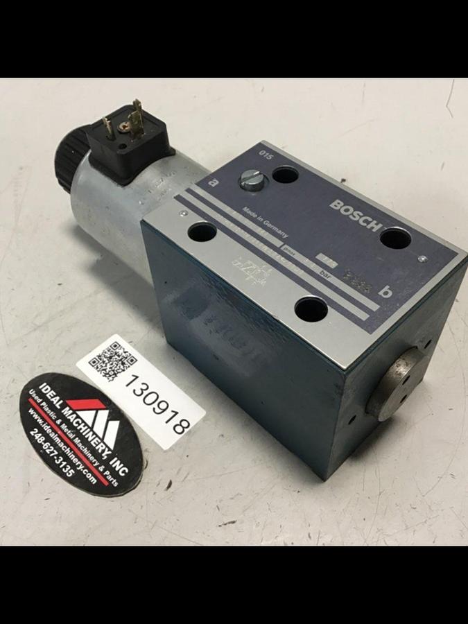 Used BOSCH Hydraulic Valve 0 810 001 825 Used