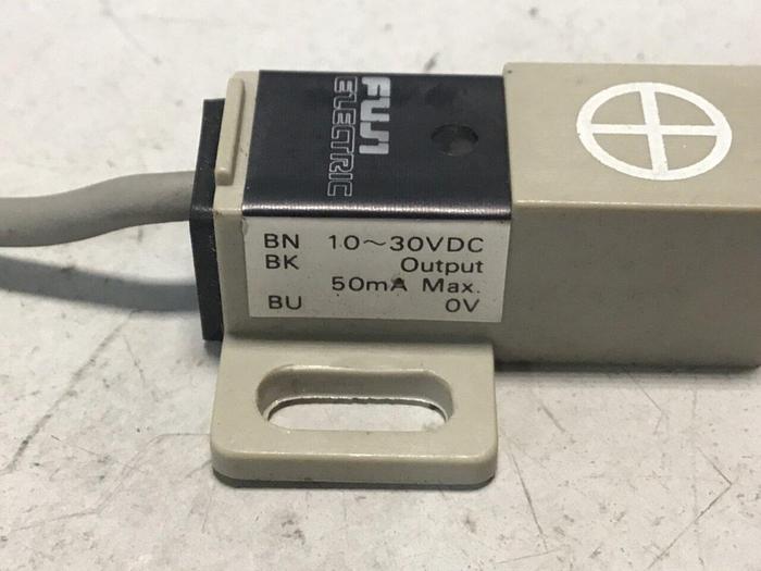 Used FUJI ELECTRIC Proximity Switch PE-B4D3 #128420