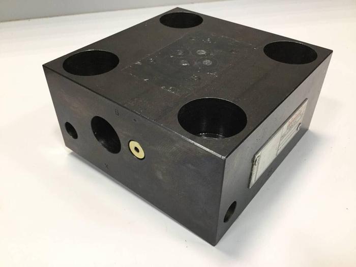 Used MOOG Check Valve CCE40B64WX06A20B00T12 #98337