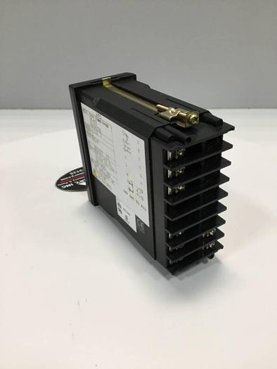 Used RKC Temperature Control REX-C400FK03VNN #96619