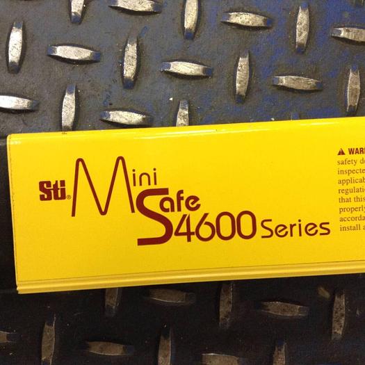 Used STI Light Curtain Transmitter MS46-14-1305-Q1-X USED