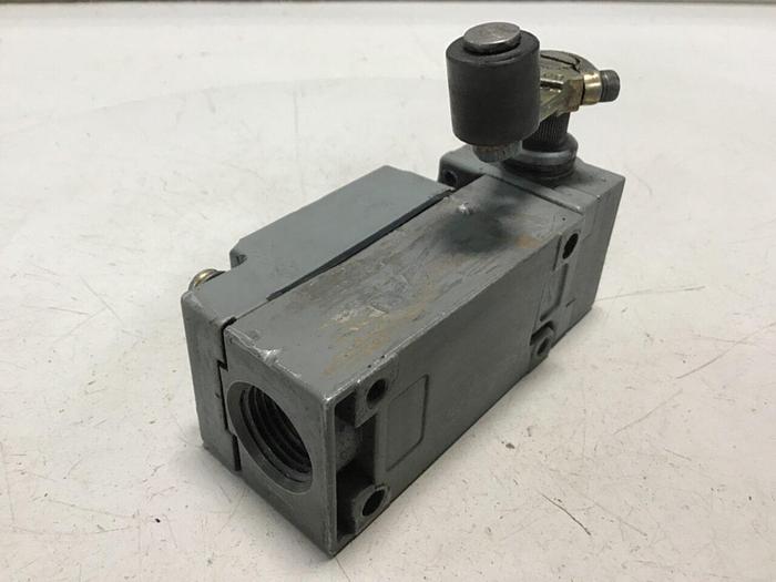 Used SQUARE D Limit Switch 9007-C54B #122144