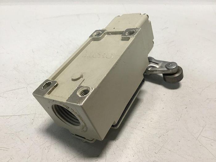 Used YAMATAKE Limit Switch LJA10-11A21N-003 #121496