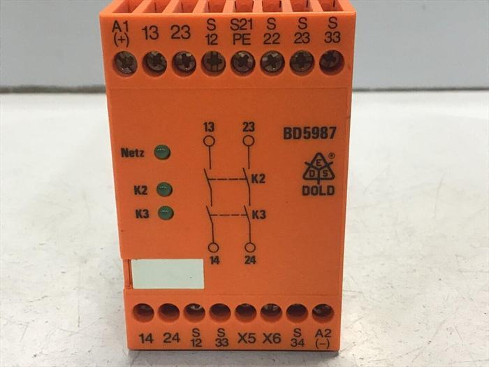 Used E DOLD & SOHNE KG Emergency Stop Module BD5987.02/001 #124684