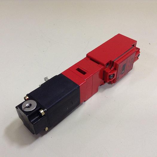 Used TELEMECANIQUE Interlock Switch XCS-L #68551
