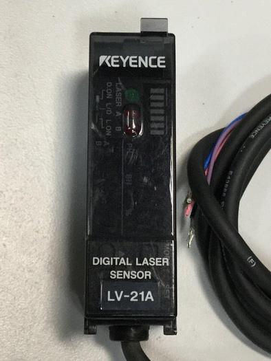 Used KEYENCE CORP Digital Laser Sensor Amplifier LV-21A #103567