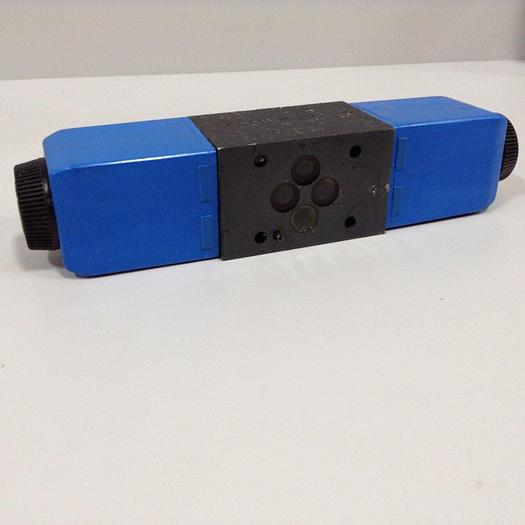 Used VICKERS Directional Valve DG4V-3-6C-M-U-HL7-60 Used