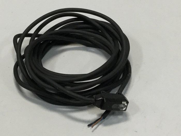 Used OMRON Photoelectric Sensor E3T-ST11 #103421