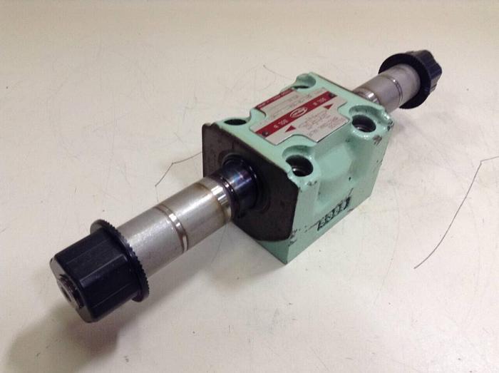 Used TOYOOKI KOGYO Solenoid Directional Valve HD3-3W-BGA-03A-WDD2S #87062