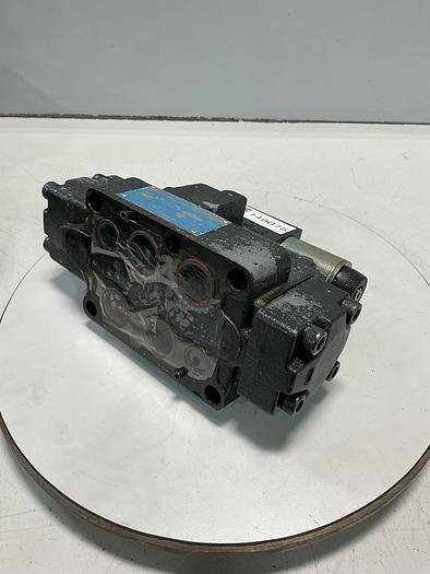 Used VICKERS DG5V-8-S-33C-T-M-U-HL-10-EN502