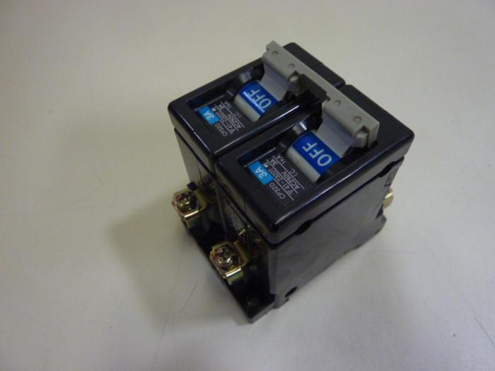 Used FUJI ELECTRIC 3 Amp Circuit Protector CP32D-3 #64376